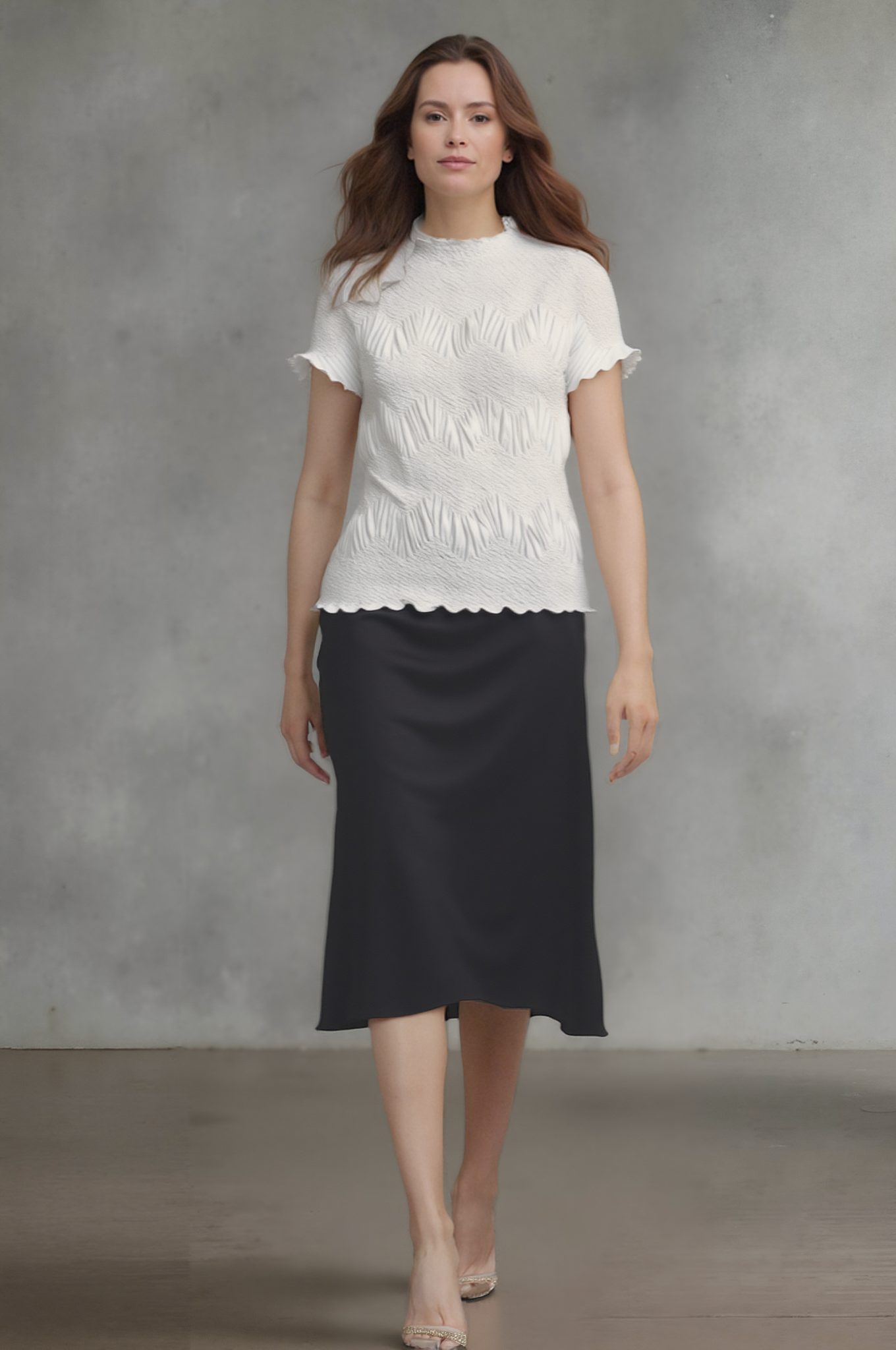 Pleating Short Sleeves Top- Crochet Wave - Black (White)