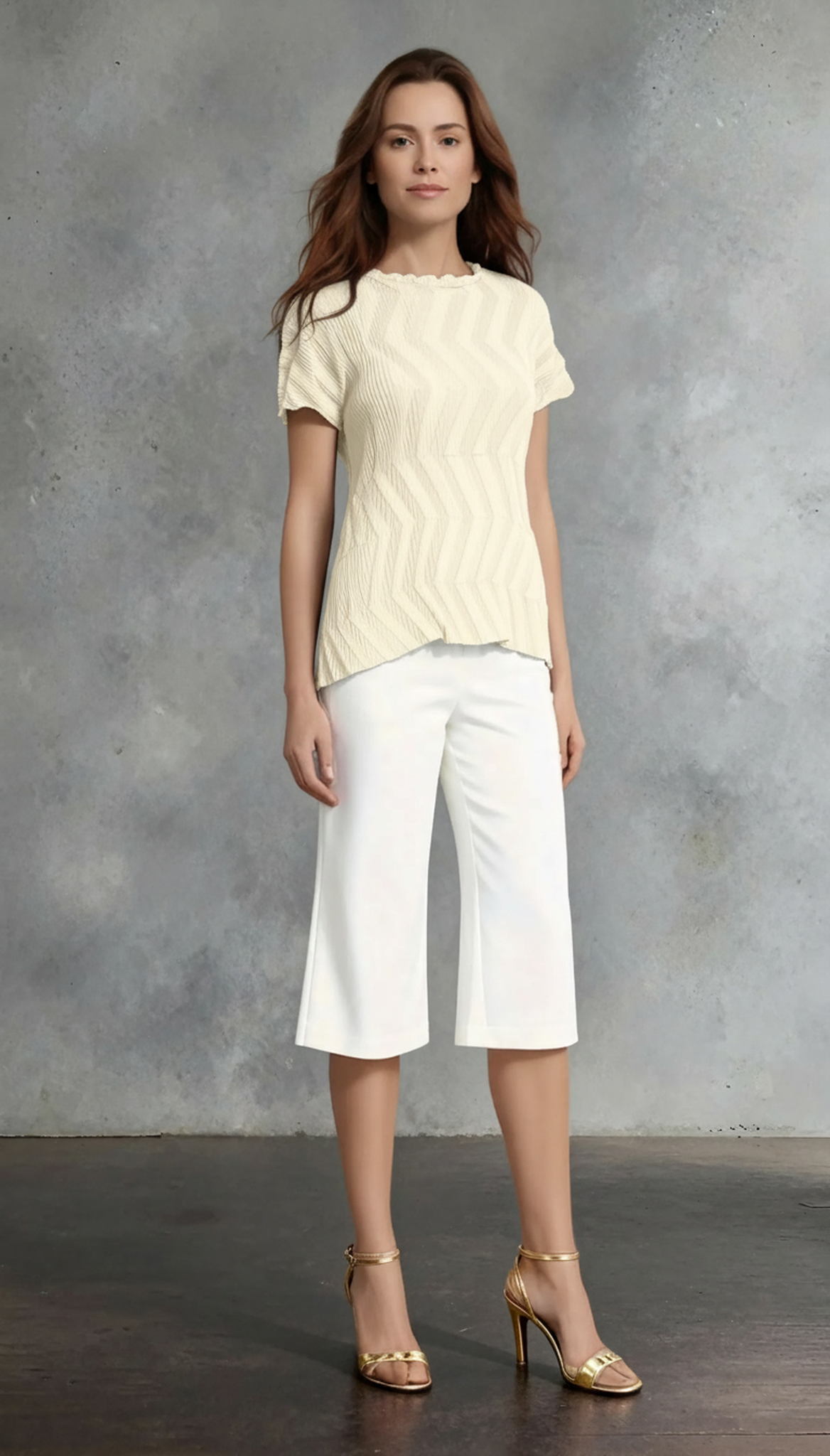 Pleating Short Sleeves Top- Chevron Ripple (Cream)