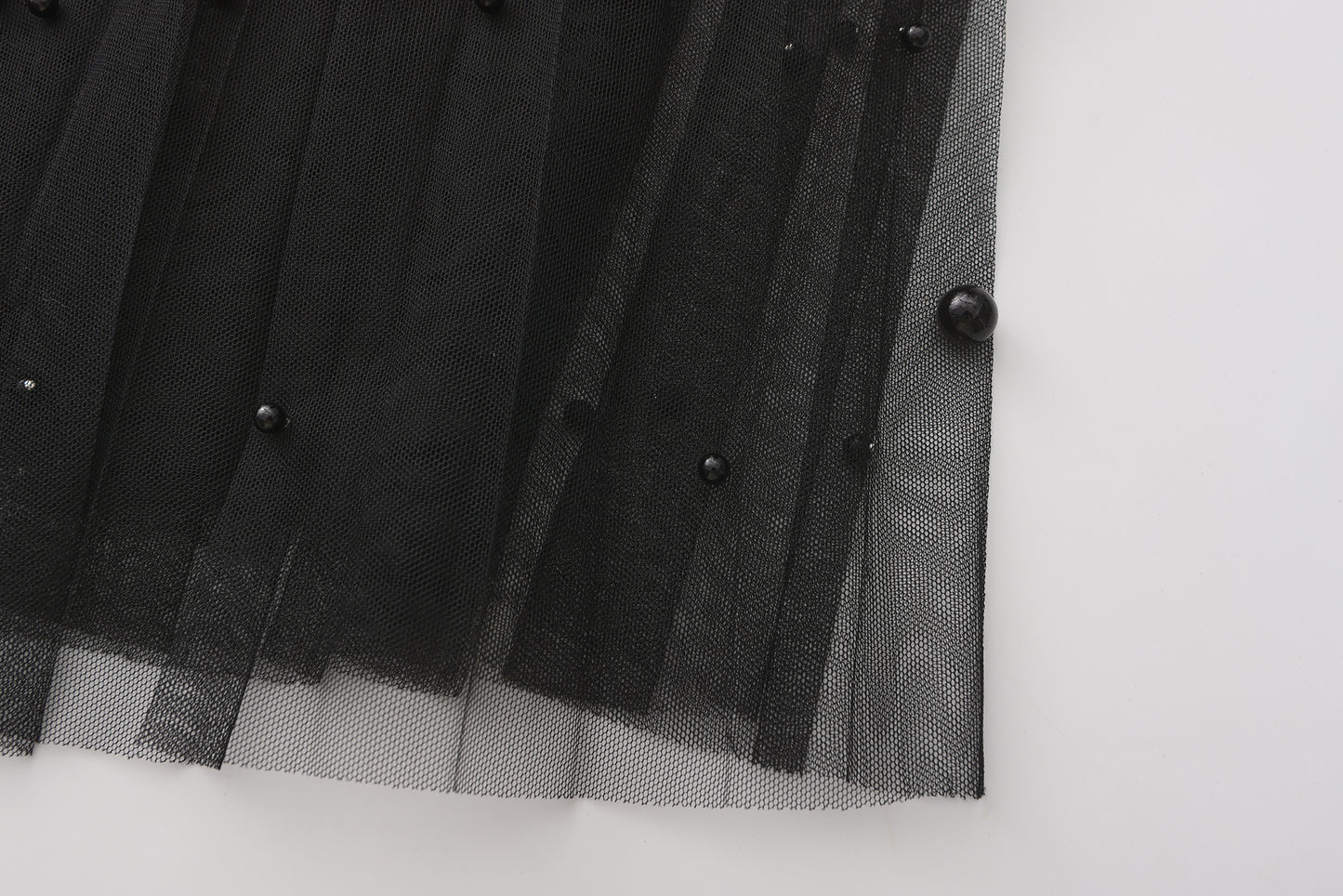 Fairy pleating mesh Skirt with vary size Pearls at hem (Black)