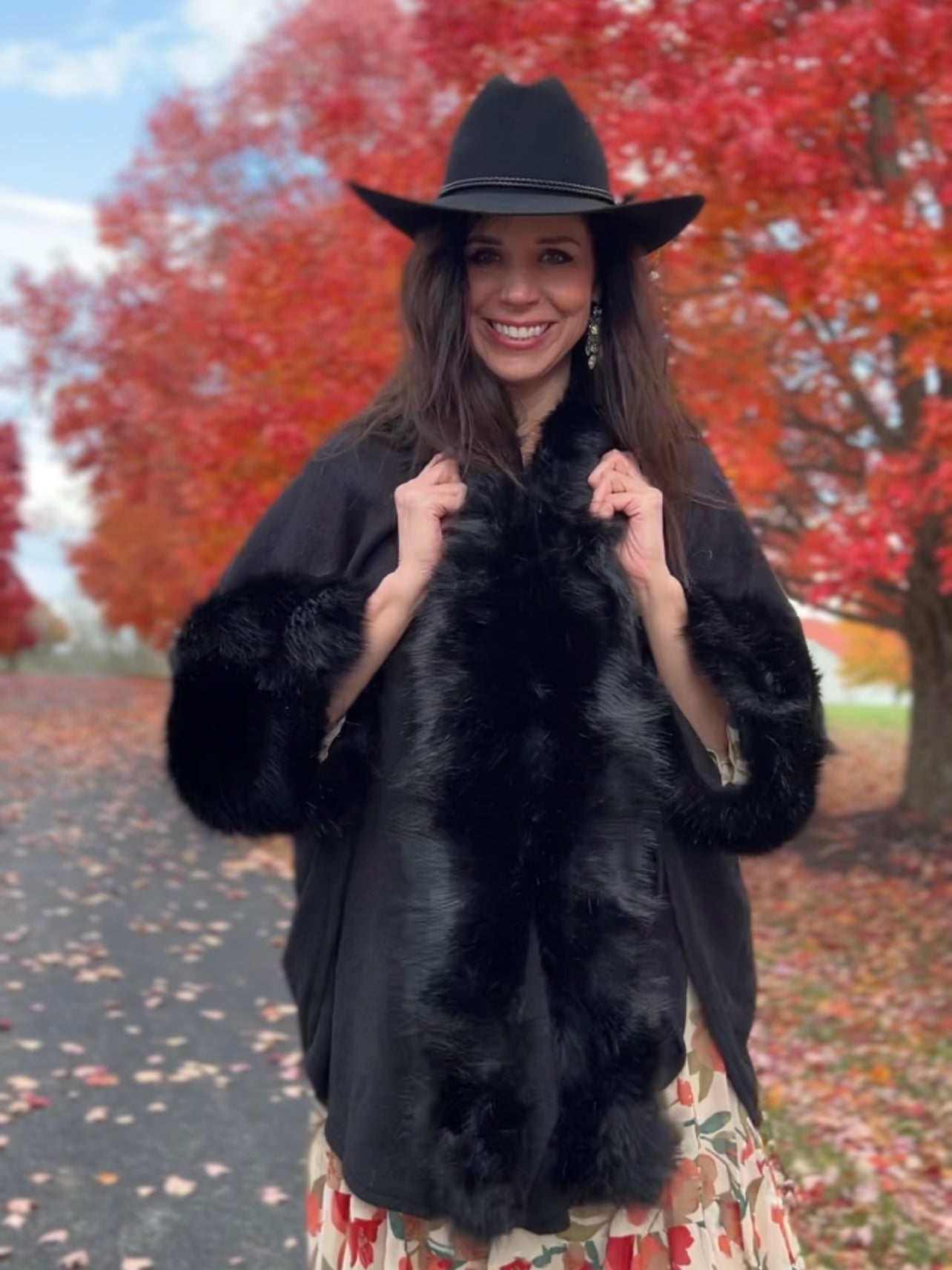 Faux Fur Trim front collar & cuff Kimono Knitted Cape - Black