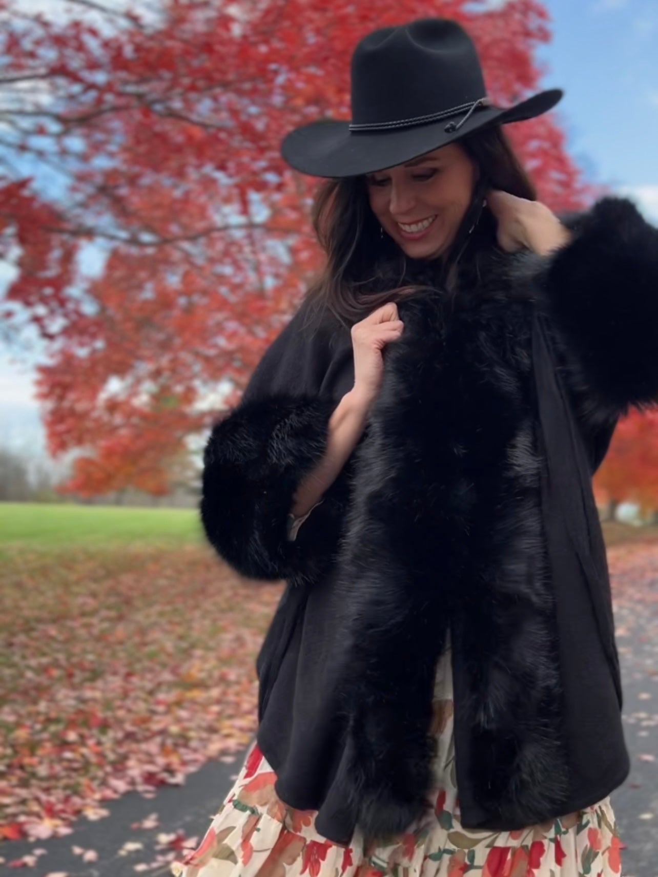 Faux Fur Trim front collar & cuff Kimono Knitted Cape - Black