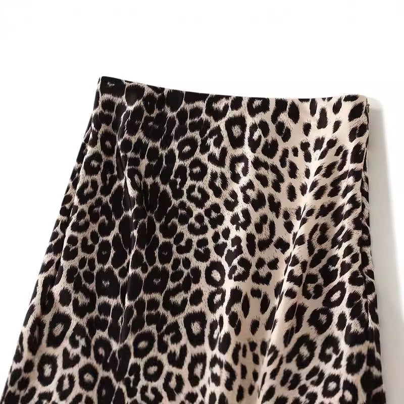 Sateen Maxi Skirt with Elastic Waistband and invisible zipper ( Leo Light)