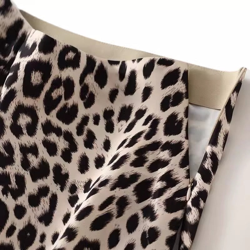 Sateen Maxi Skirt with Elastic Waistband and invisible zipper ( Leo Light)