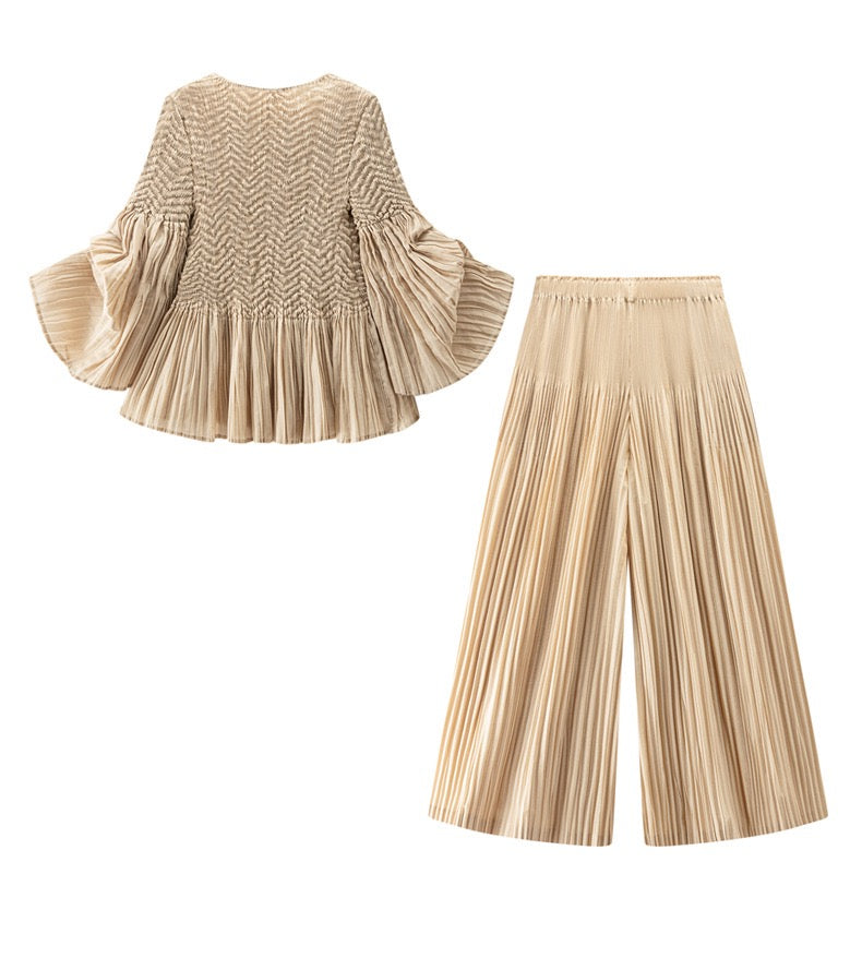 Pleated blouse top with flared sleeves & sweep (Apricot)