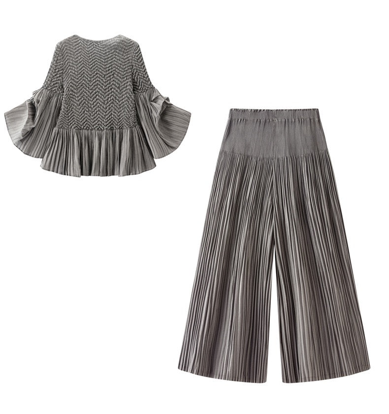 Pleated blouse top with flared sleeves & sweep (Grey)