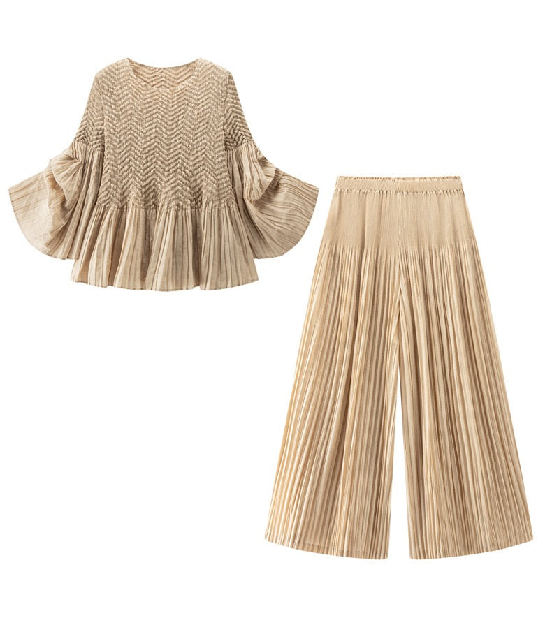 Pleated blouse top with flared sleeves & sweep (Apricot)