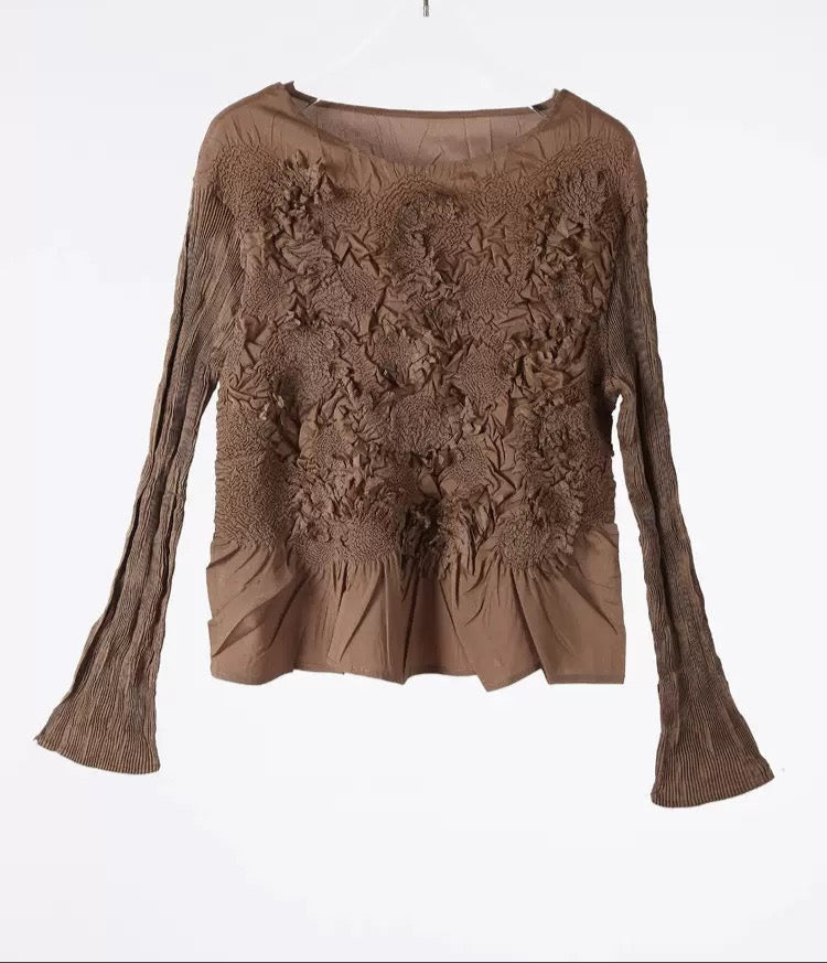 Pleated 3D flower L/S blouse (Beige)