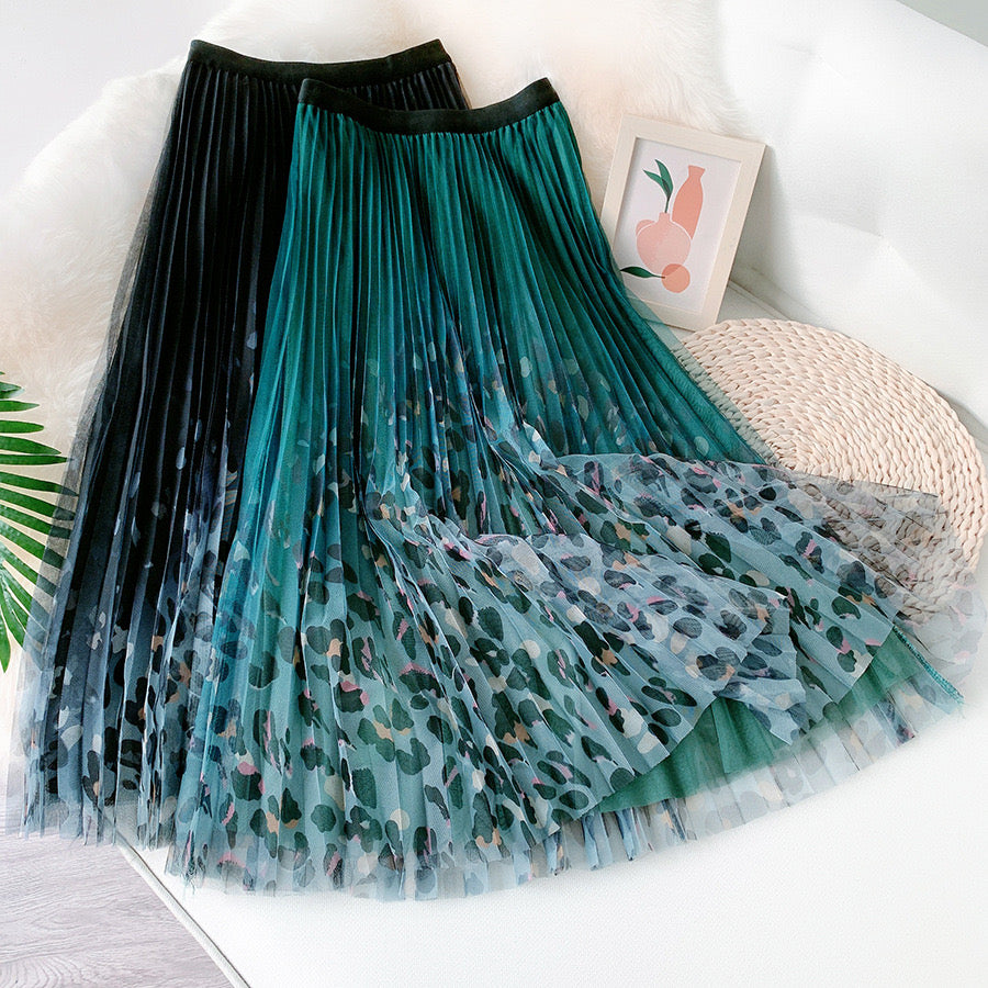 Fairy pleating mesh Skirt with Leopard print hem (Black/Blue)