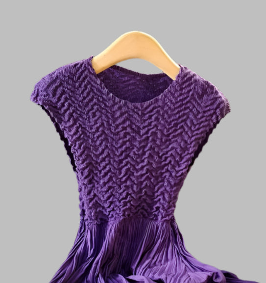 Pleated dress with Cupsleeves  (Violet)