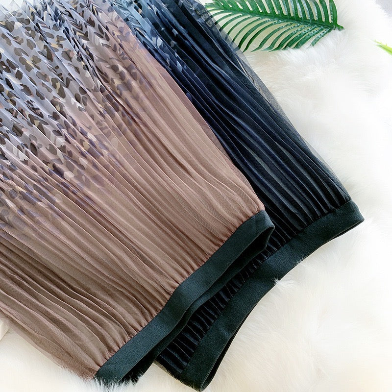 Fairy pleating mesh Skirt with Leopard print hem (Black/Blue)