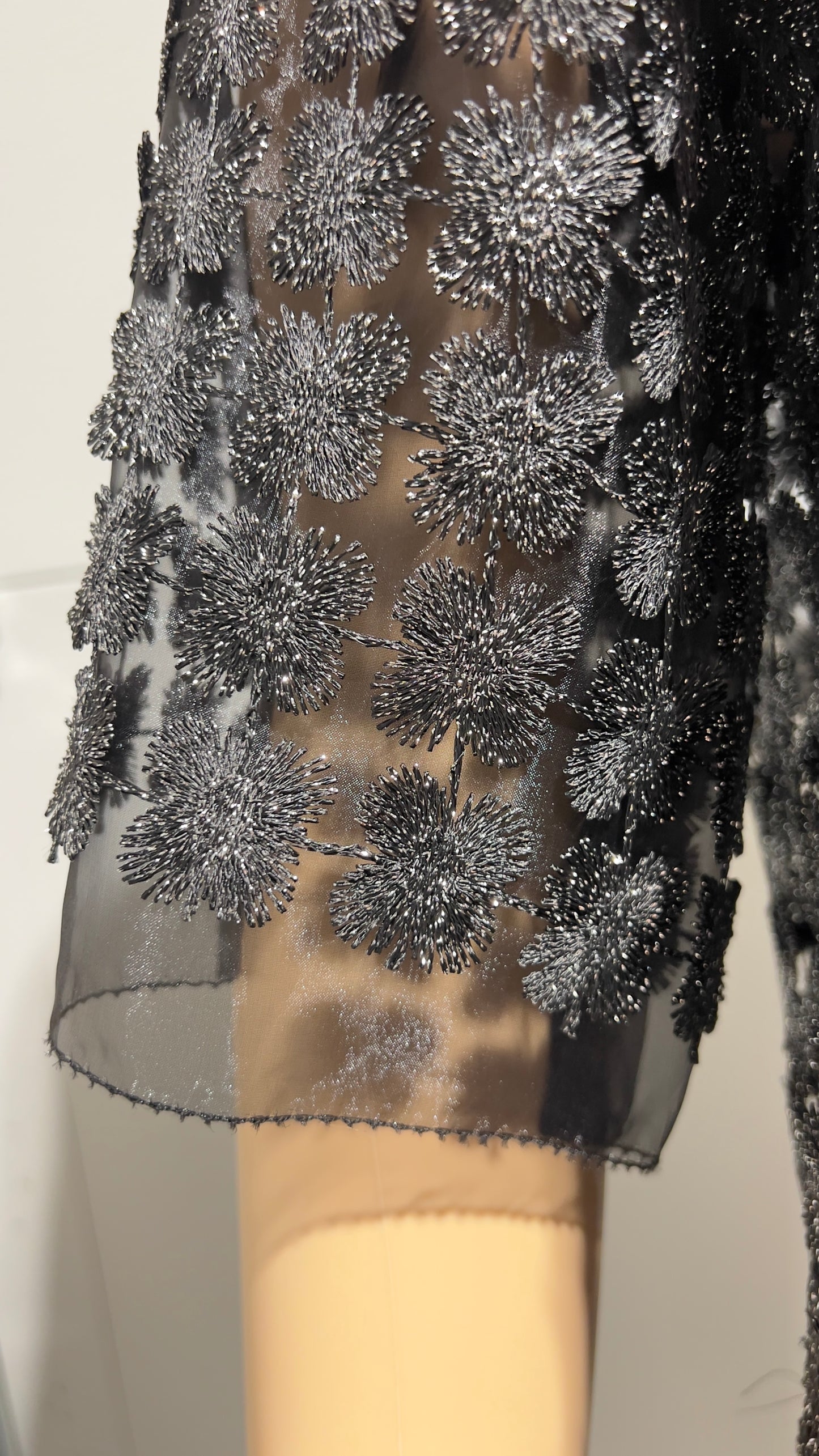 Short Lace Organza shirt with 3/4 sleeves (Black)