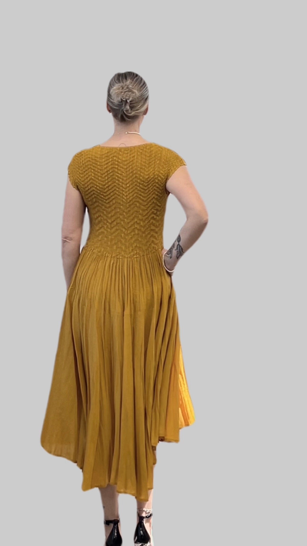 Pleated dress with Cupsleeves  ( Mustard)