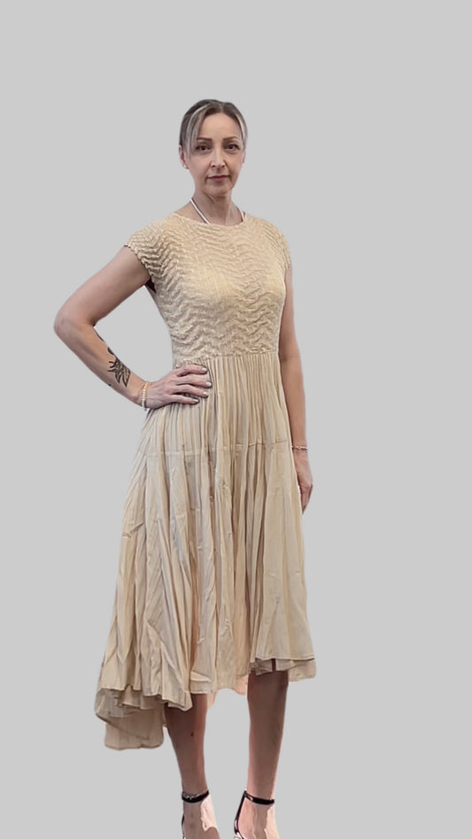 Pleated dress with Cupsleeves  (Apricot)