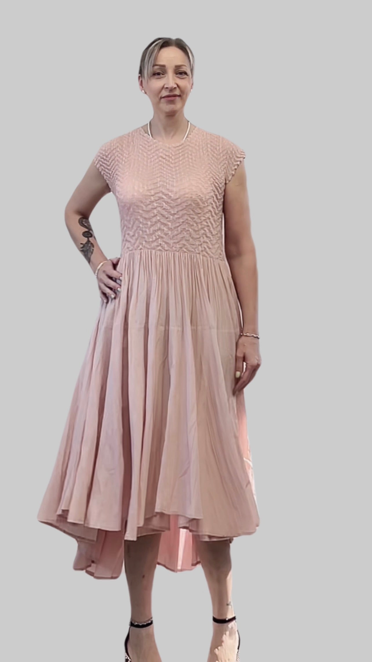 Pleated dress with Cupsleeves (Pink)