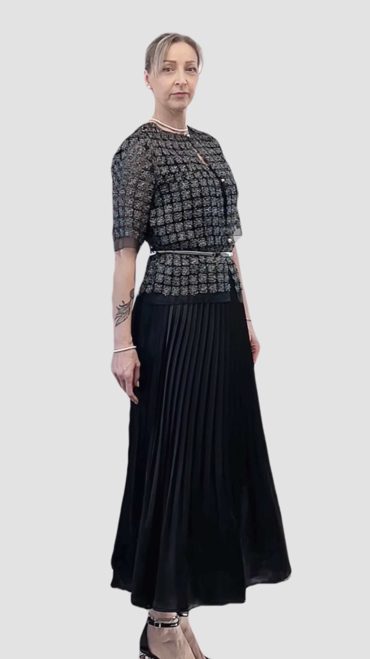 Short Lace Organza shirt with 3/4 sleeves (Black)