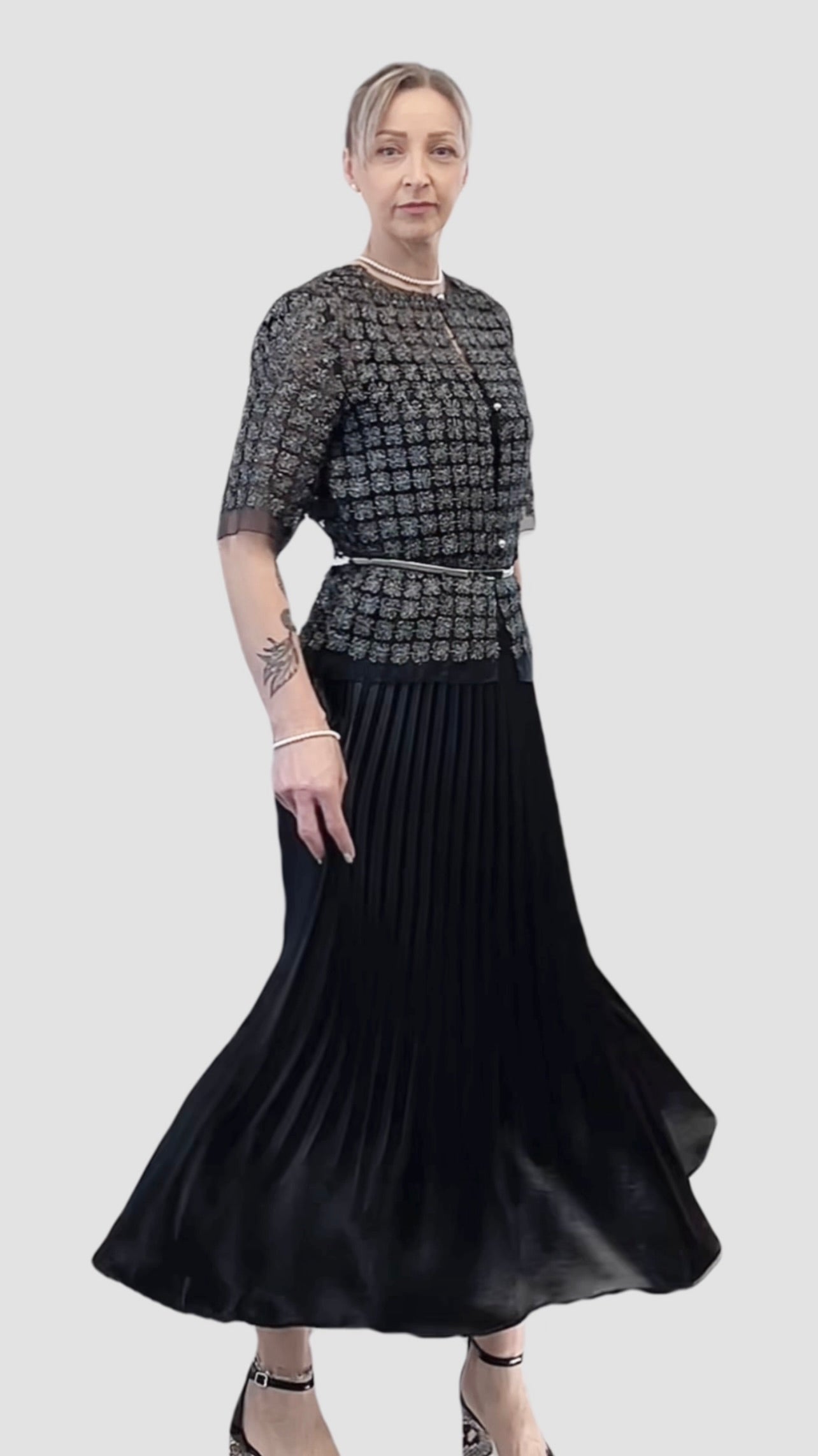 Short Lace Organza shirt with 3/4 sleeves (Black)