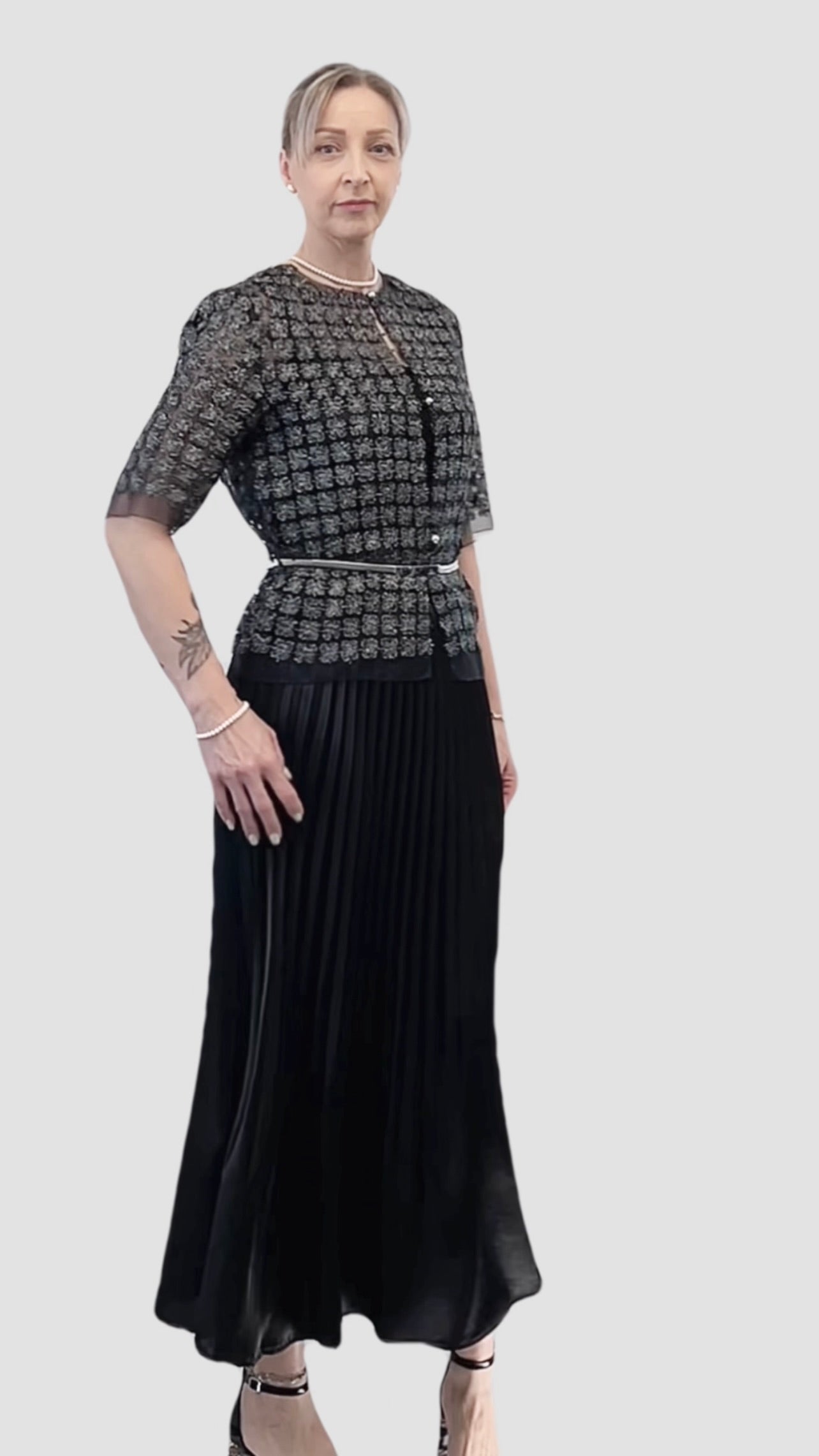 Short Lace Organza shirt with 3/4 sleeves (Black)