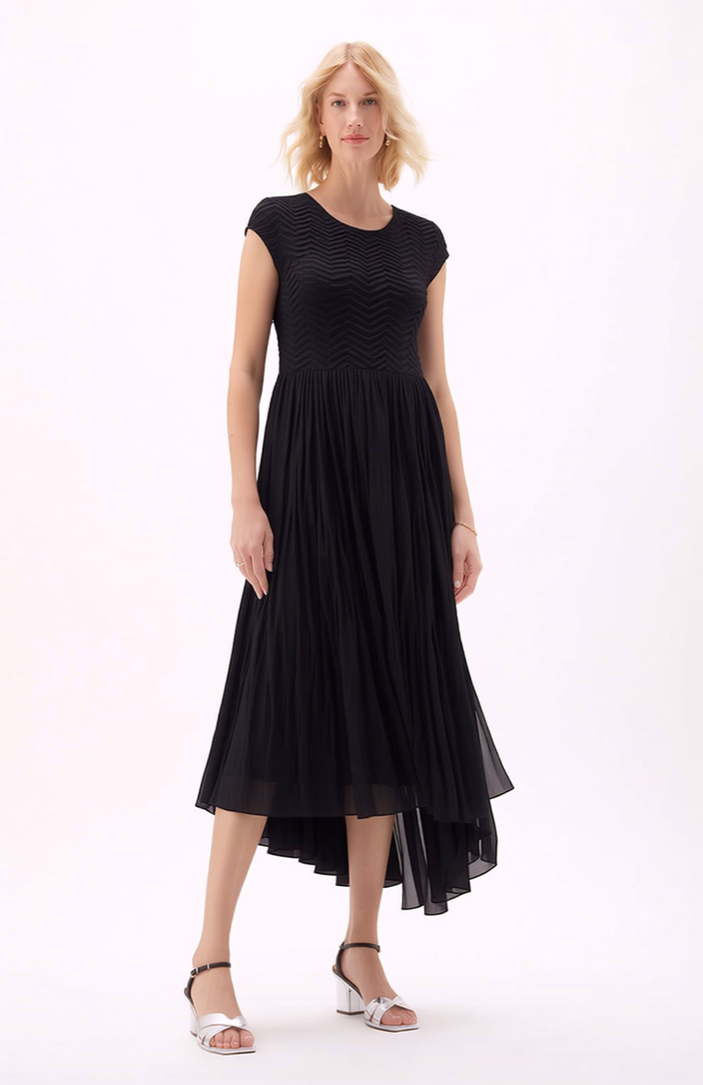 Pleated dress with Cupsleeves  (Black)