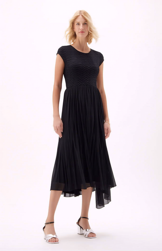 Pleated dress with Cupsleeves  (Black)
