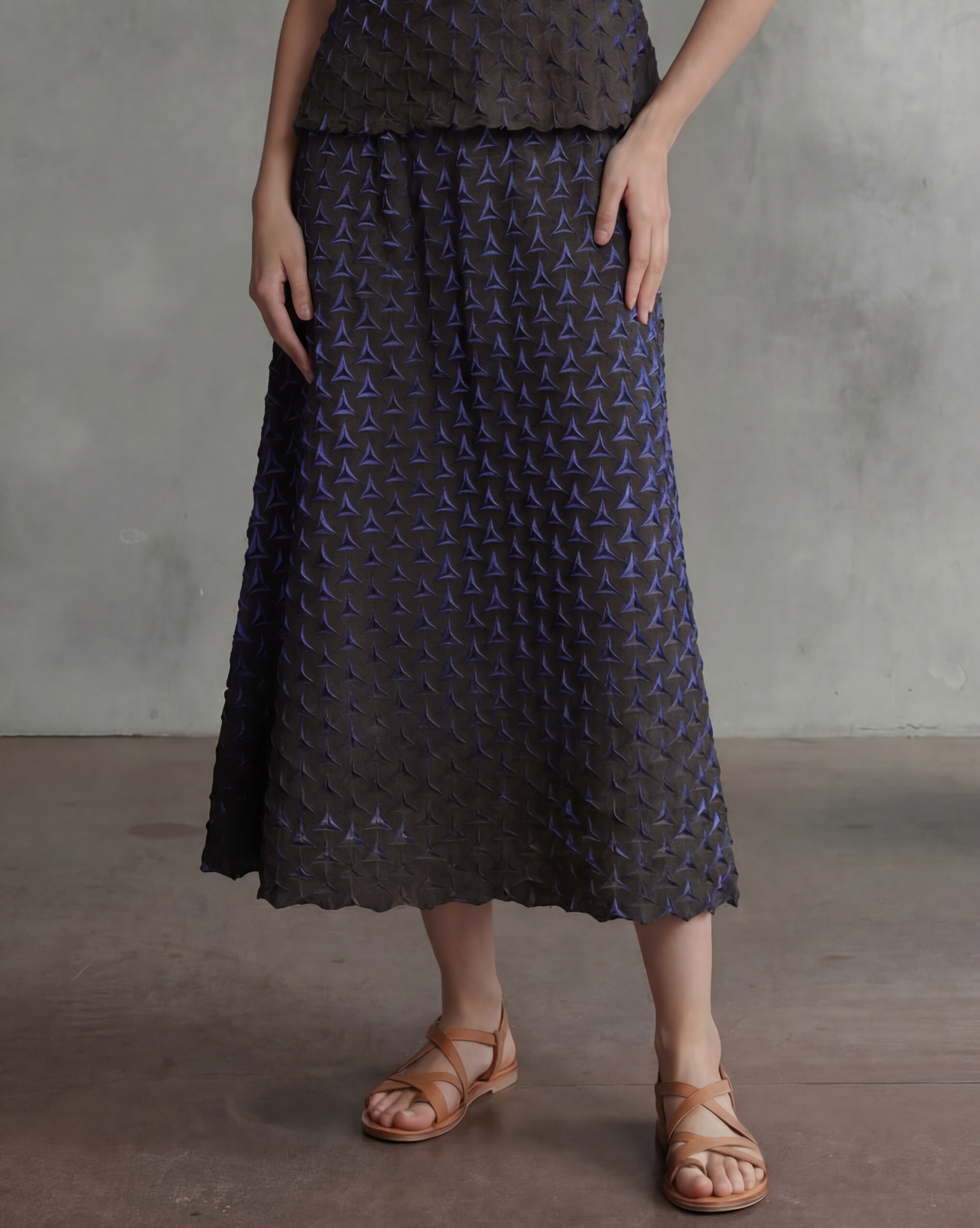 Pleating Midi Skirt- Shadow Tri (Blue)