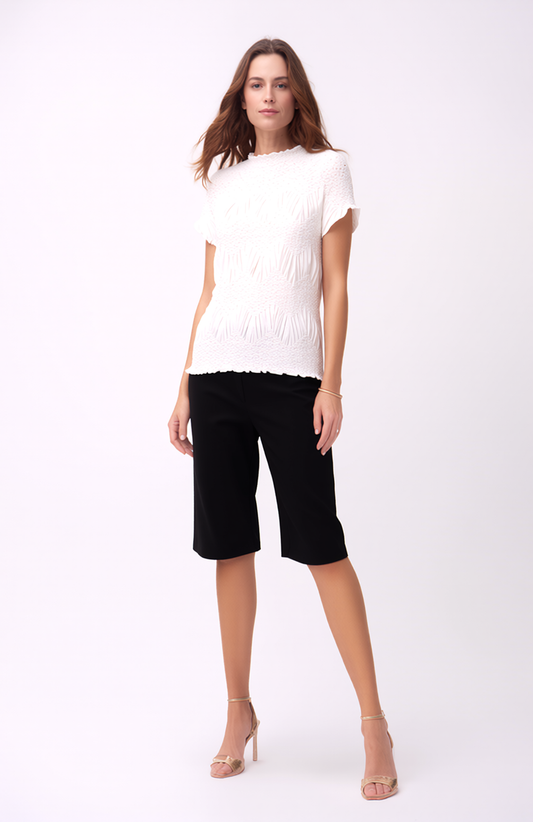 Pleating Short Sleeves Top- Crochet Wave - Black (White)