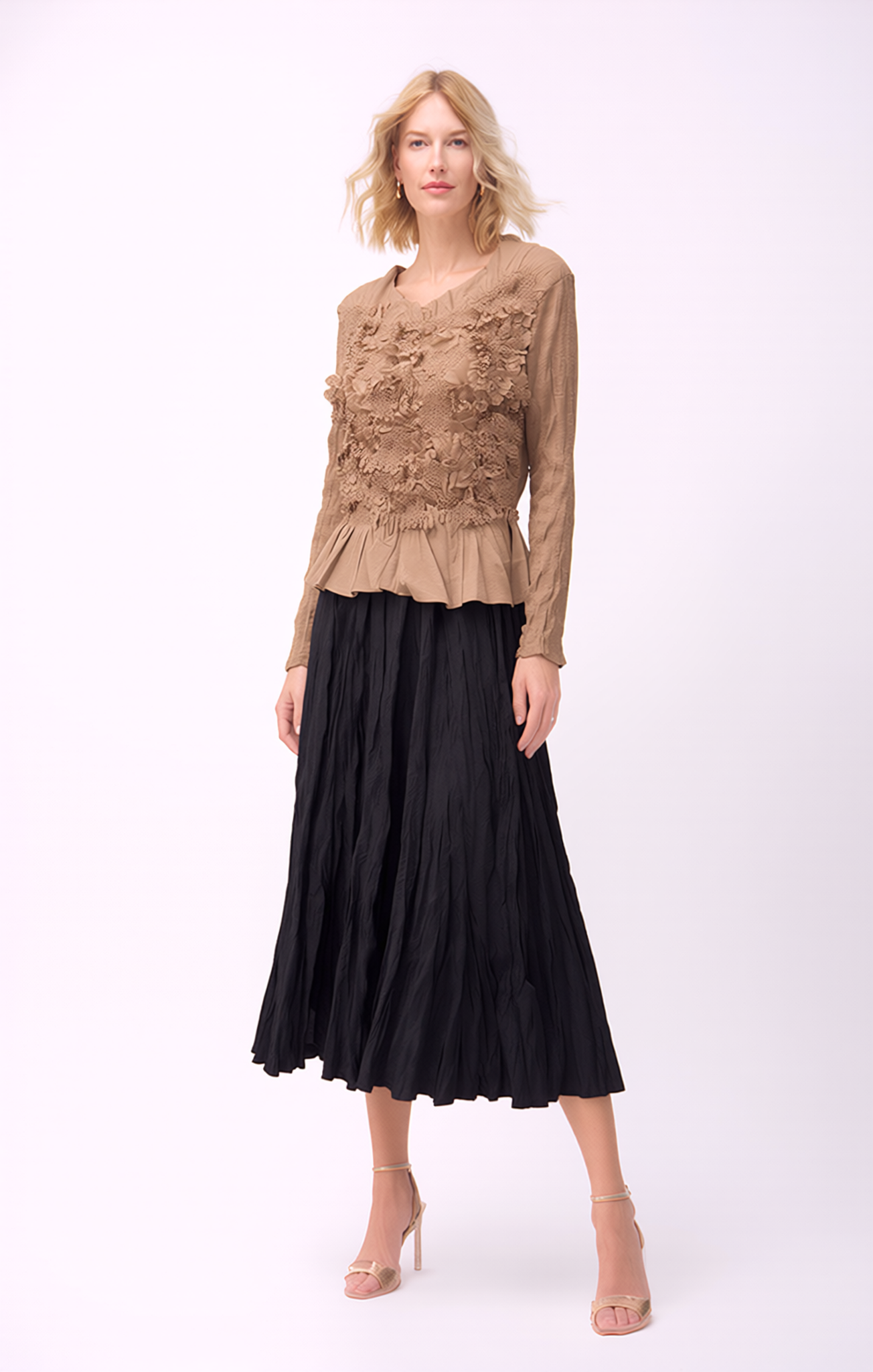 Pleated 3D flower L/S blouse (Beige)