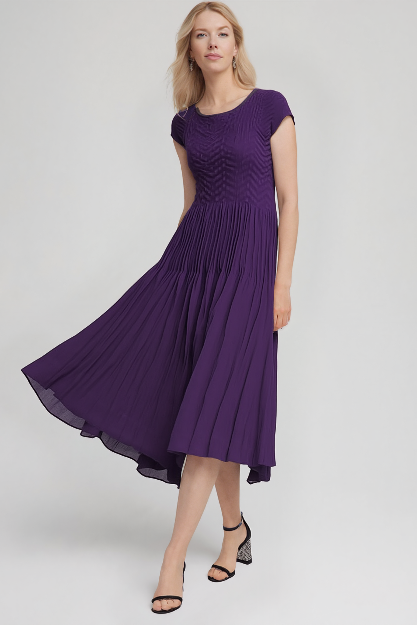 Pleated dress with Cupsleeves  (Violet)