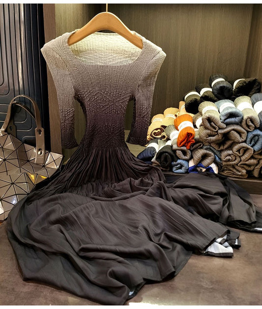 Pleated dress with 3/4 sleeves Ombre effect (Black)