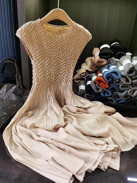 Pleated dress with Cupsleeves  (Apricot)