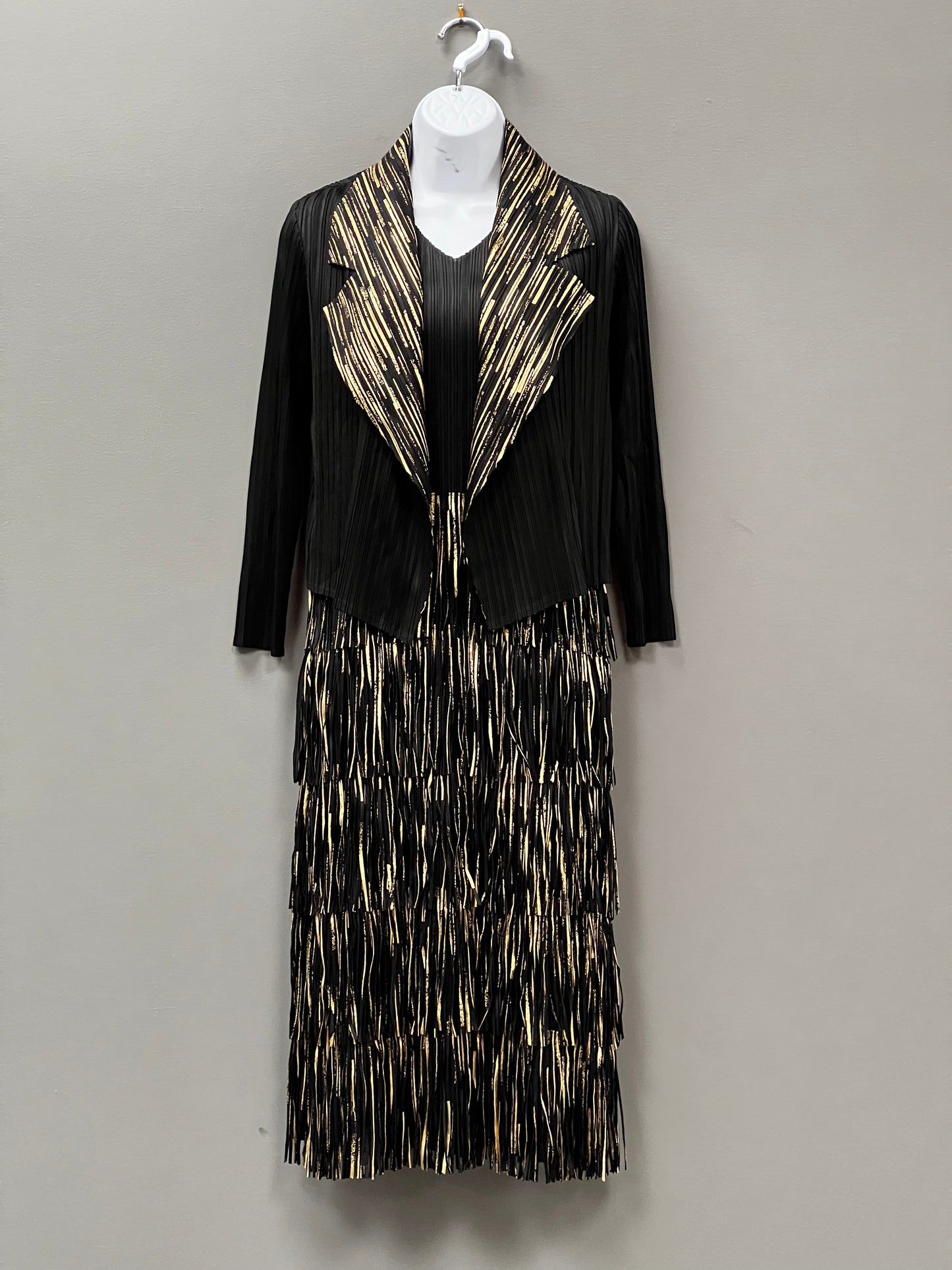 Pleating with fringe Dress set (Black)