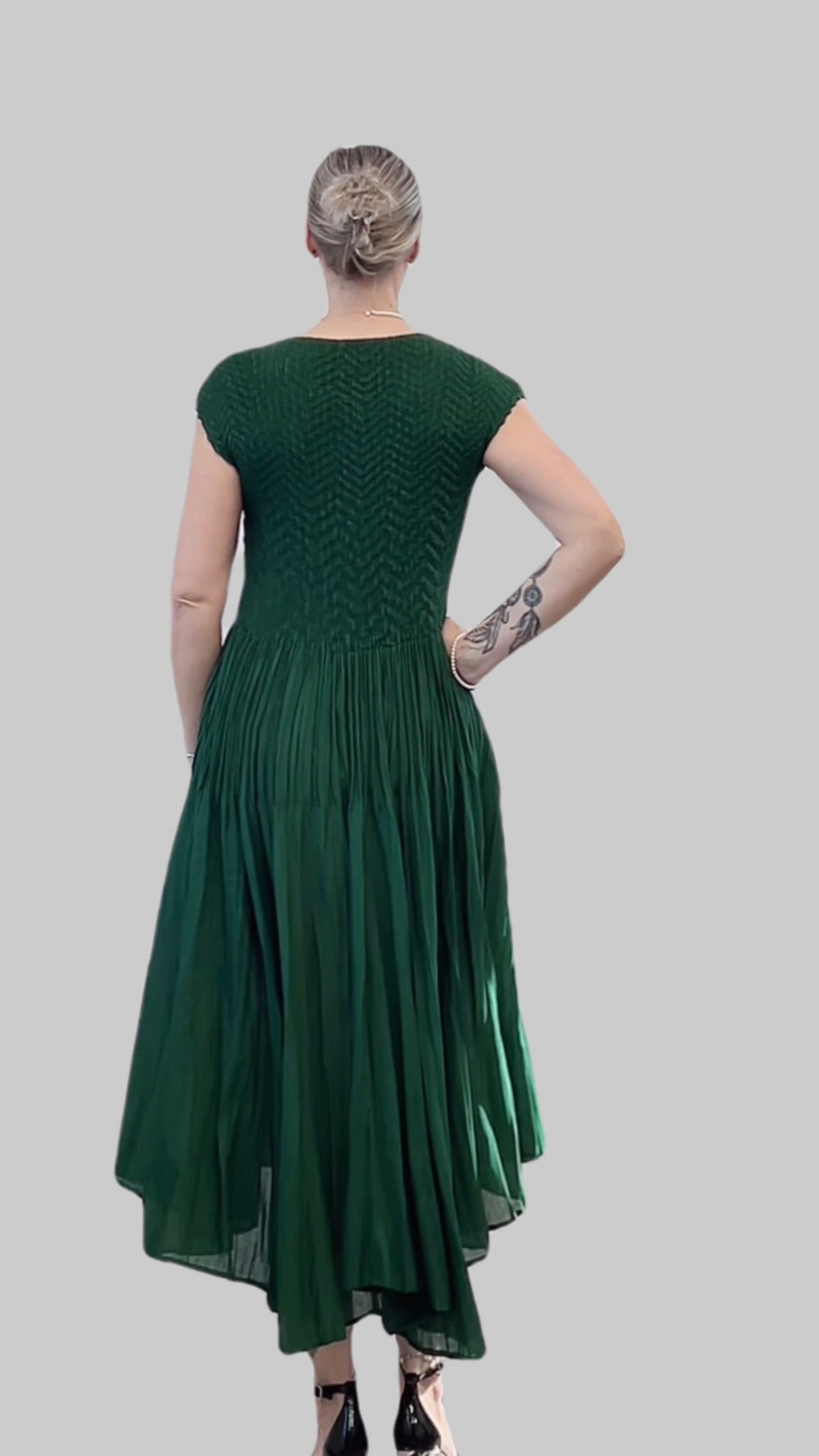 Pleated dress with Cupsleeves  ( Dark Green)