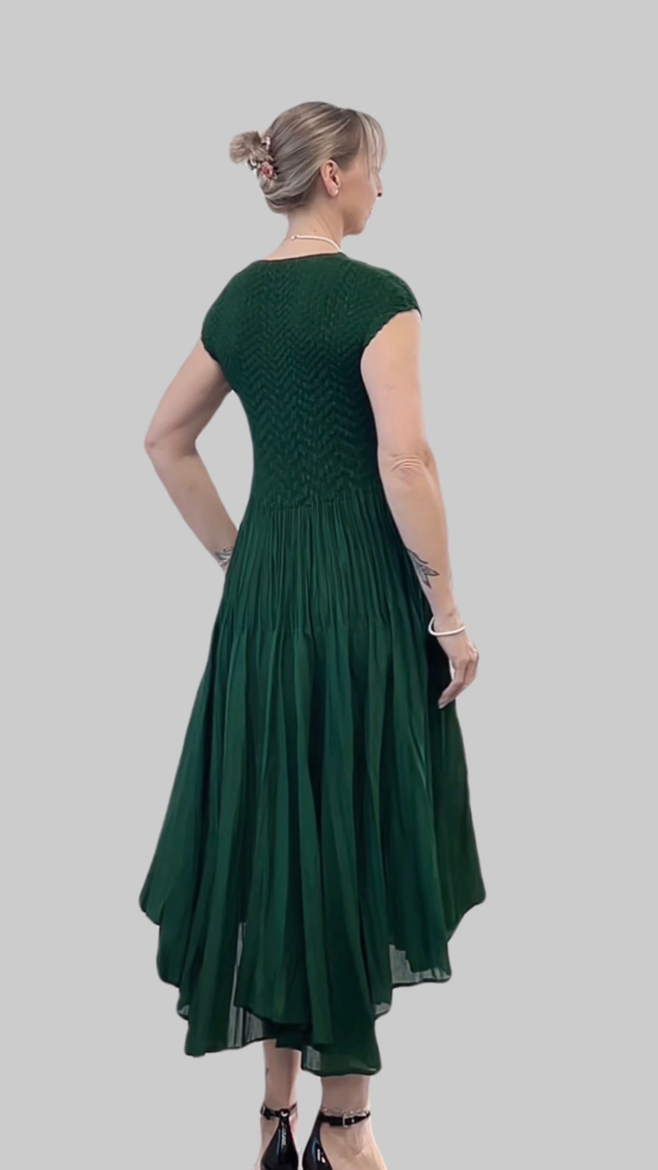 Pleated dress with Cupsleeves  ( Dark Green)