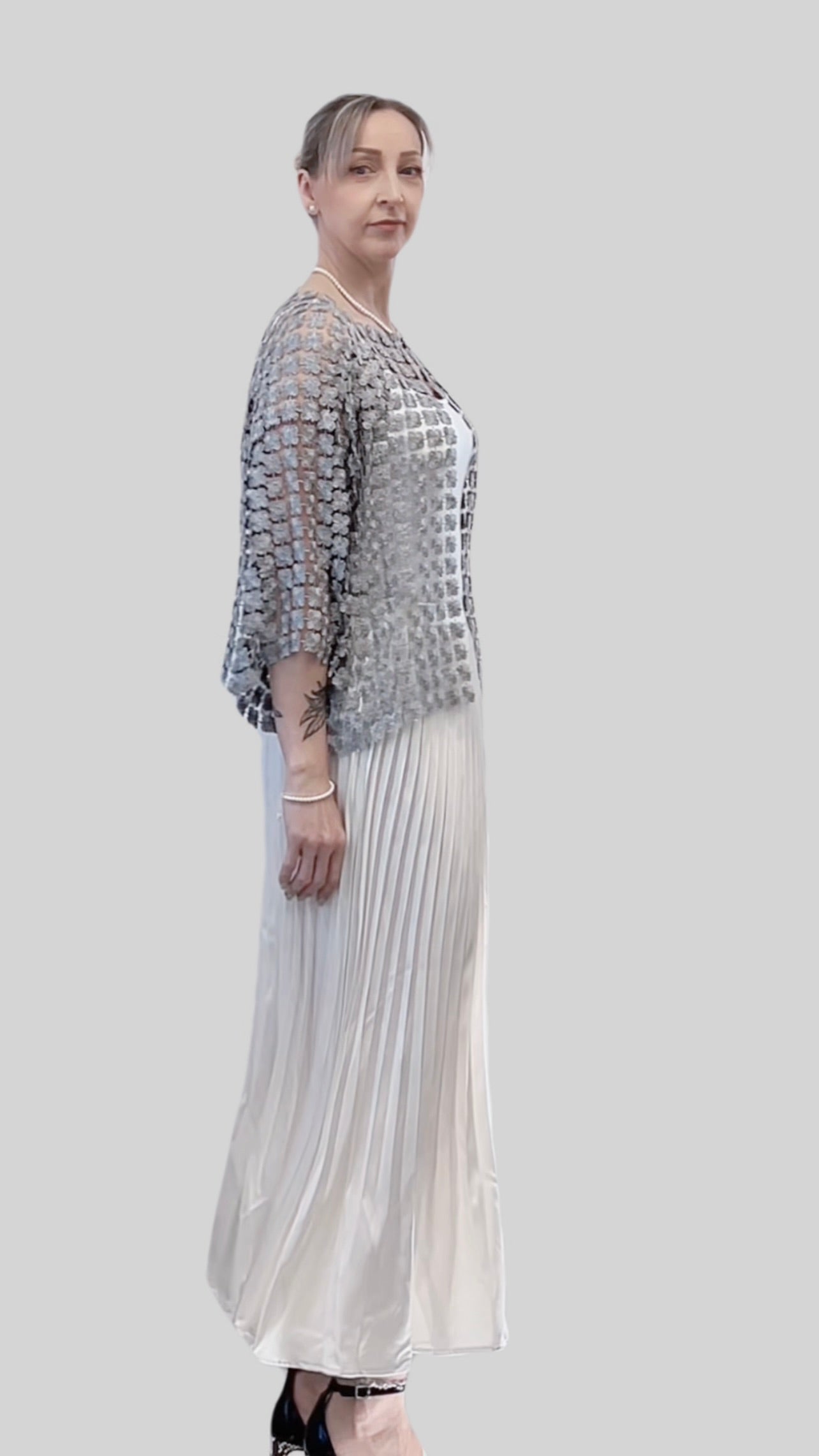 Short Lace jacket  (Silver Grey)