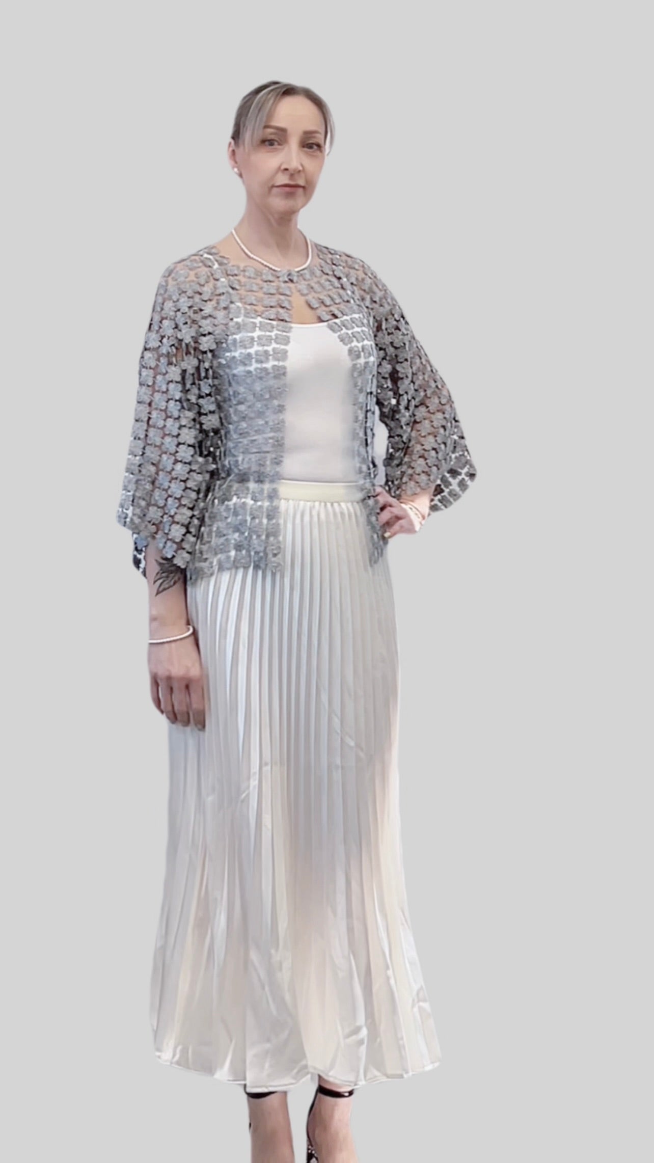 Short Lace jacket  (Silver Grey)