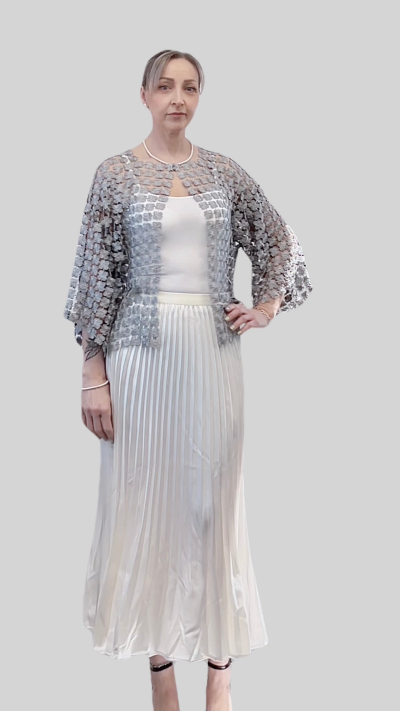 Short Lace jacket  (Silver Grey)