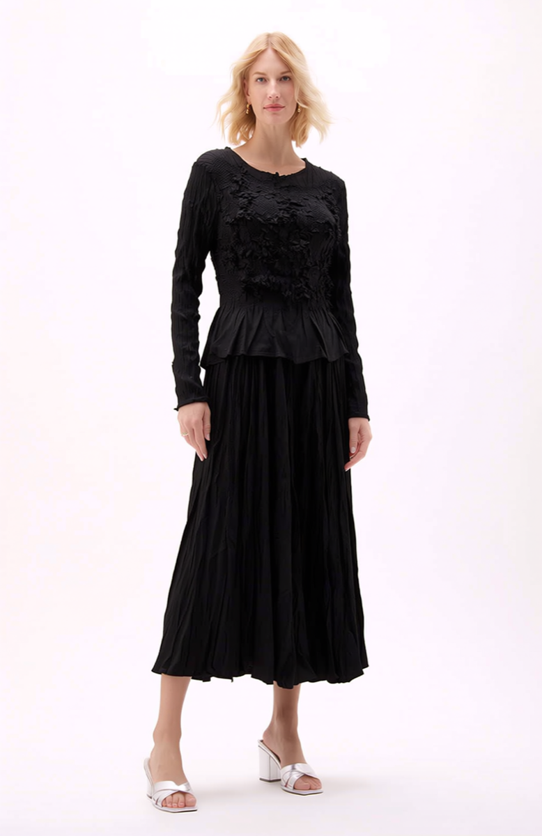 Pleated 3D flower L/S blouse (Black)